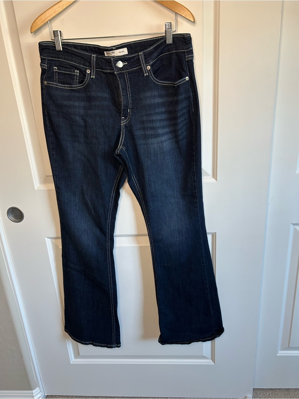 Signature by Levi Strauss Women’s Dark Wash Flare Jeans - Navy